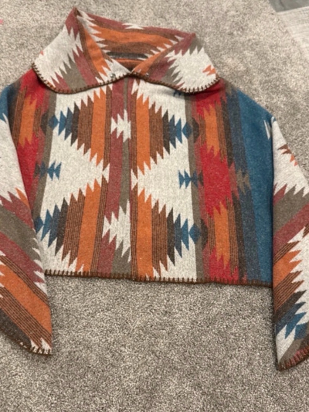 Cropped Aztec Pattern Women's poncho - Multi-Color